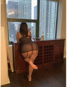 Kylie Downtown Chicago, Frankfort il, Hammond Indiana , Schaumburg  14 Independent VIP Escort accepts RS2K verification service members.