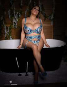 Corrina Cash Minneapolis  24 Independent VIP Escort accepts RS2K verification service members.