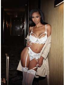 Playmate Linda Atlanta 11 Independent VIP Escort accepts RS2K verification service members.